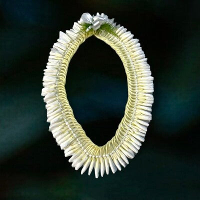 Micronesian ginger lei with a sweet Fragrance and long flowing blossoms 